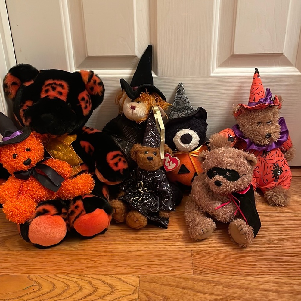 7 Halloween Stuffed Bears